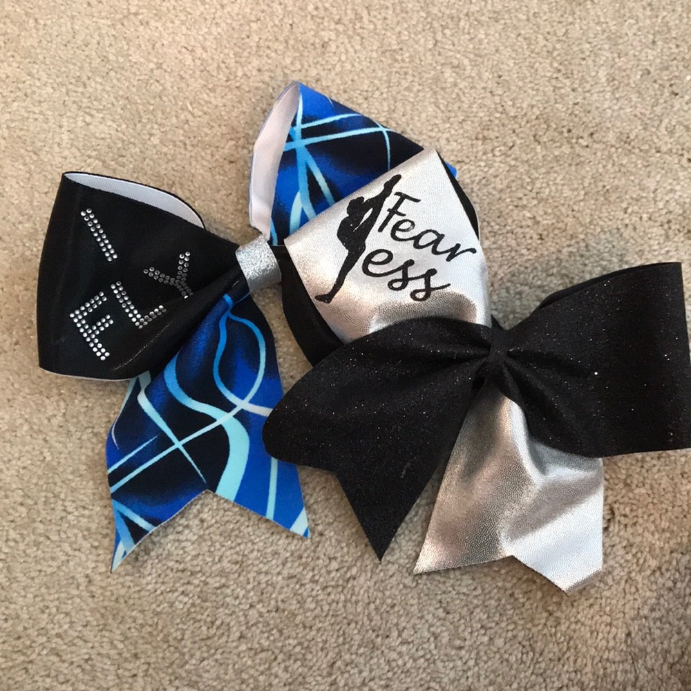 Flyer cheer bows💙